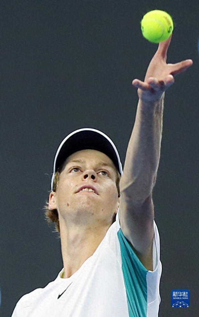 篮和老练的 篮和老练的